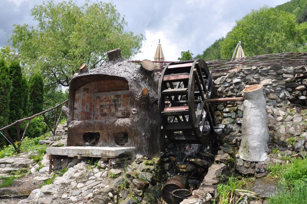 Pensiunea Valahia Brezoi Exterior foto